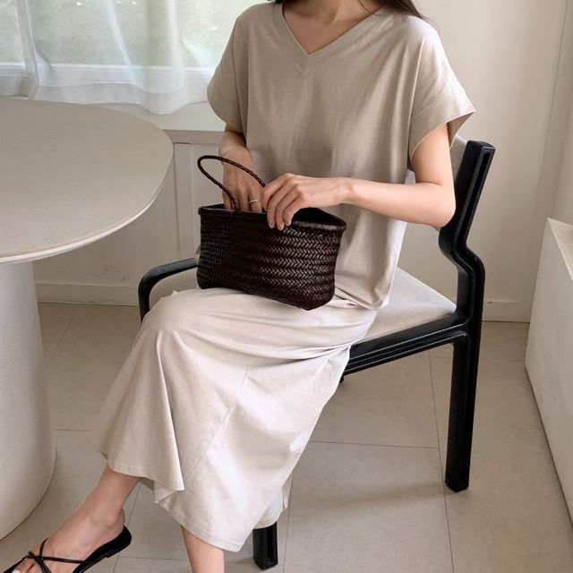 더블유지안 브이넥 루즈핏 반팔 롱원피스 여성 데일리 체형커버 맥시원피스 - 이미지 2