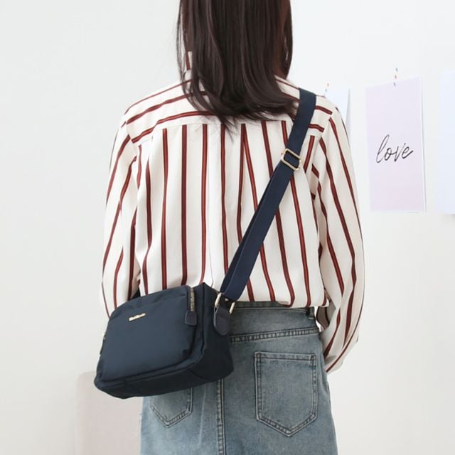 가벼운 부담없는 넉넉한 여행 세컨백 여성 크로스백