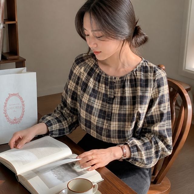 여성 가을 겨울 체크 헨리넥 셔츠 블라우스 긴팔 상의 데일리룩 오피스룩 - 이미지 1