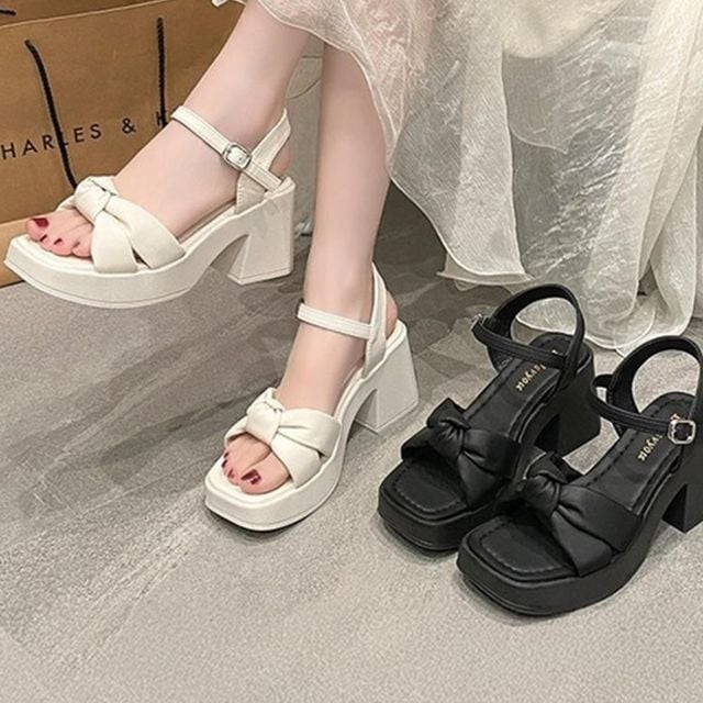 가을신상 뮬슬리퍼 봄 여자샌들 앵글 샌들 뮬 여성