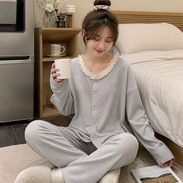 곰돌이 패턴 피치기모 잠옷 스트라이프 여성 홈웨어 가을 겨울 파자마 상하복 - 이미지 1