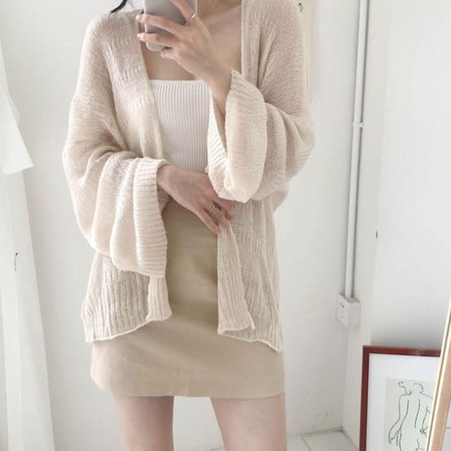 루즈핏 벌룬 스타일 여성 펀칭 그물 가디건 캐주얼룩