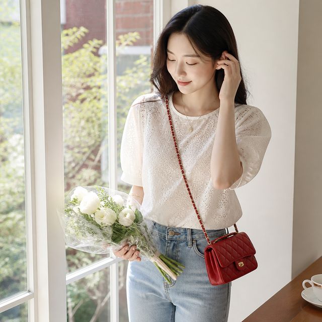 여성 여름 퍼프 반팔 블라우스 아일렛 펀칭 셔츠 상의 데일리룩 - 이미지 1