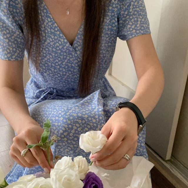 랩스타일 V넥 플라워 원피스 NM-0173 - 이미지 2
