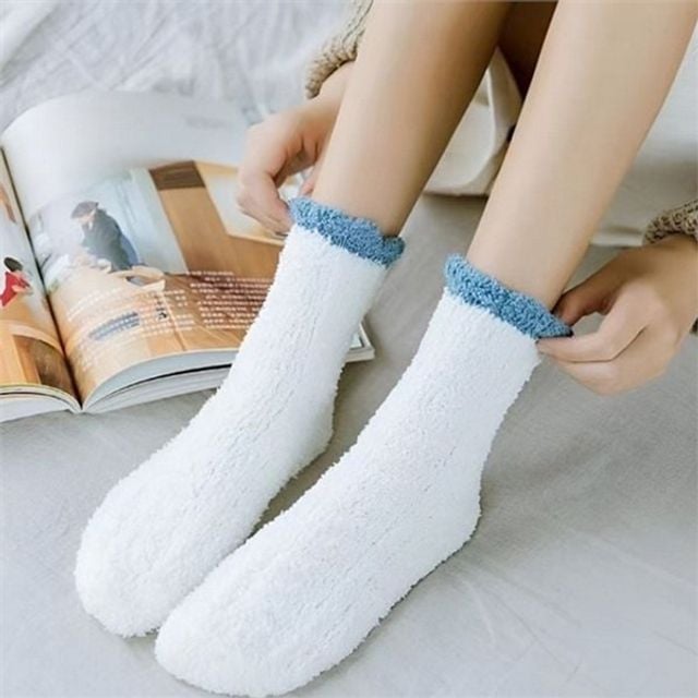 부드러운 여성 수면 양말 무압박 극세사 수면 양말 중목 단목