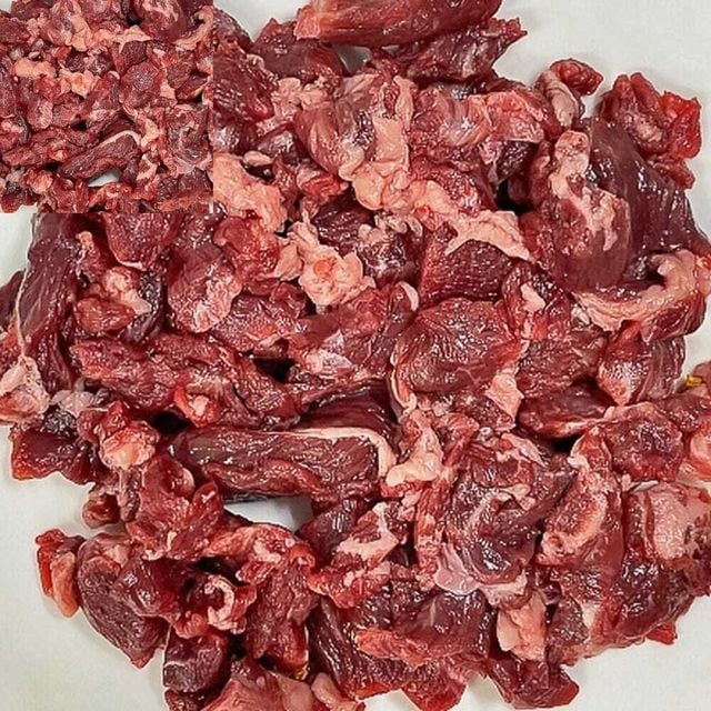 투뿔 한우 국거리 2kg 국거리소고기 대용량수육용 냉장정육 가정요리용