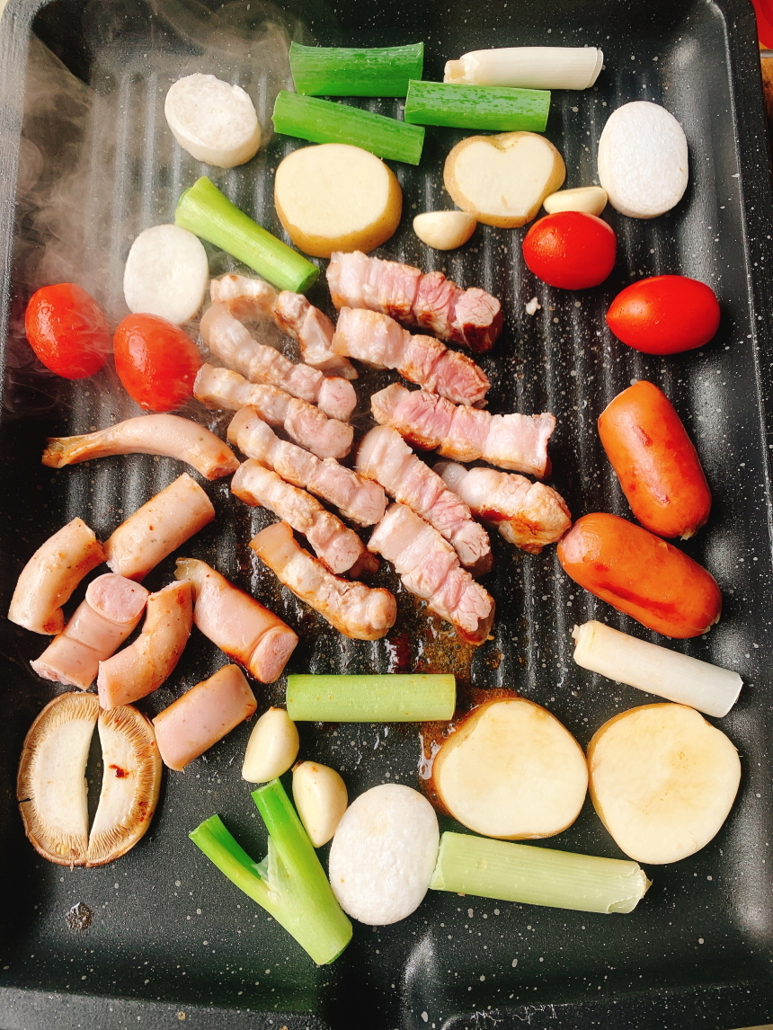 뉴테크,바베큐그릴,비비큐그릴,BBQ그릴,캠핑,그릴,비어캔,홀더,닭구이,캠핑구이,드럼형 바베큐그릴,중형 캠핑그릴,숯불 바베큐그릴,캠핑 숯불그릴,비어캔치킨 그릴,비어캔홀더 집게,캠핑 비어캔세트,캠핑용 그릴 세트,캠핑삼각대,화로대 삼각대