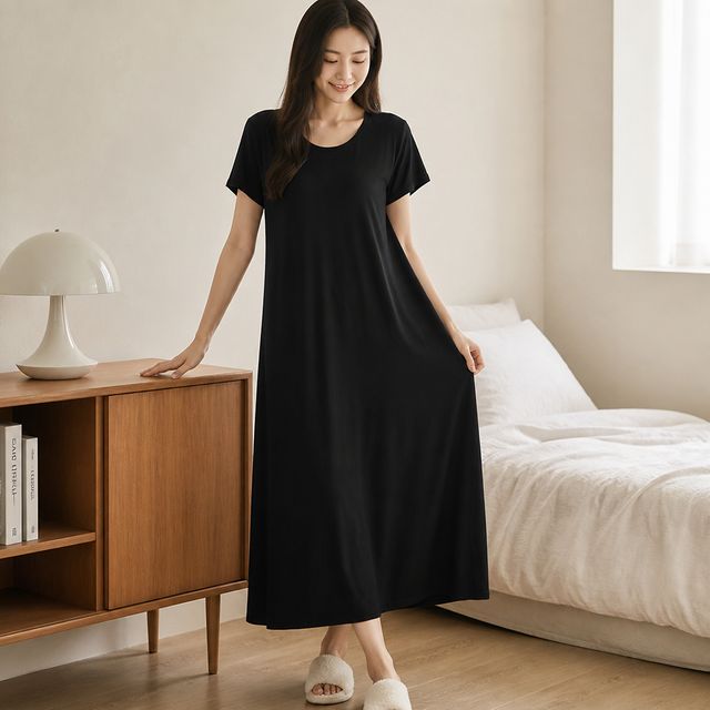 여성 롱 원피스 잠옷 에브리 찰랑 루즈핏 홈웨어 실내복 파자마 - 이미지 1