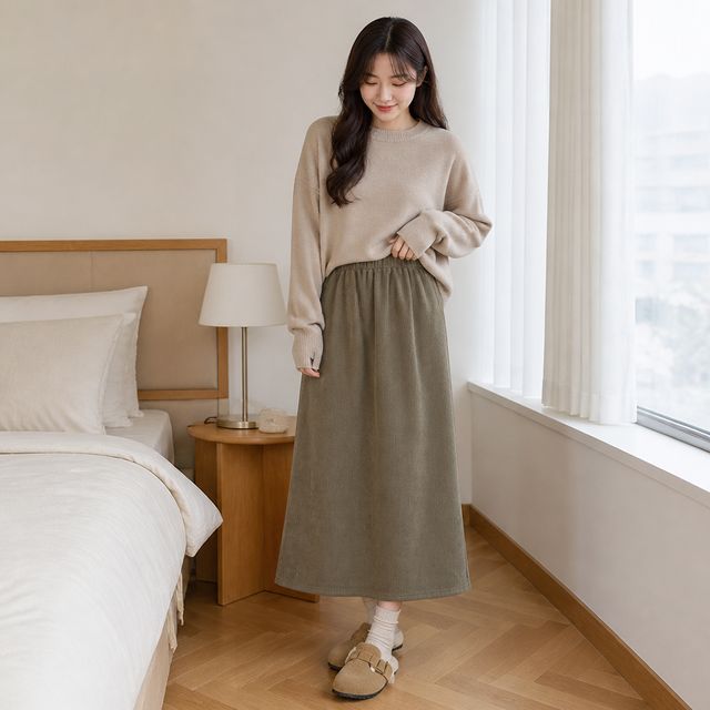 겨울 골덴 롱스커트 3컬러 뒷트임 코듀로이 밴딩 치마 기모 안감 여성 데일리룩 - 이미지 1