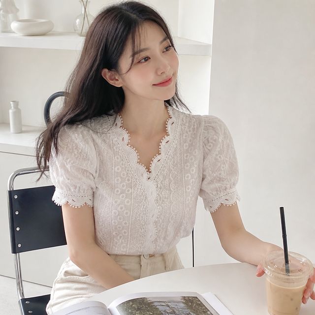 여성 의류 반팔 셔츠 레이스 퍼프 데이트룩 오피스룩 - 이미지 1