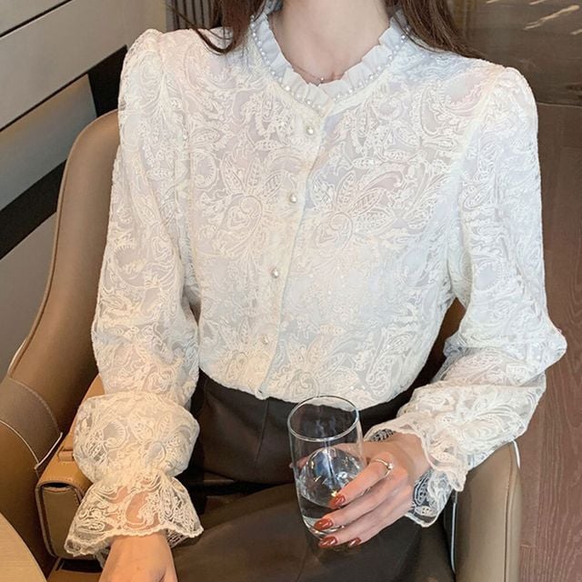 여성 레이스 자수 블라우스 시스루 소매 넥프릴 소매끝 밴딩 프릴 콩단추 블라우스 데이트룩