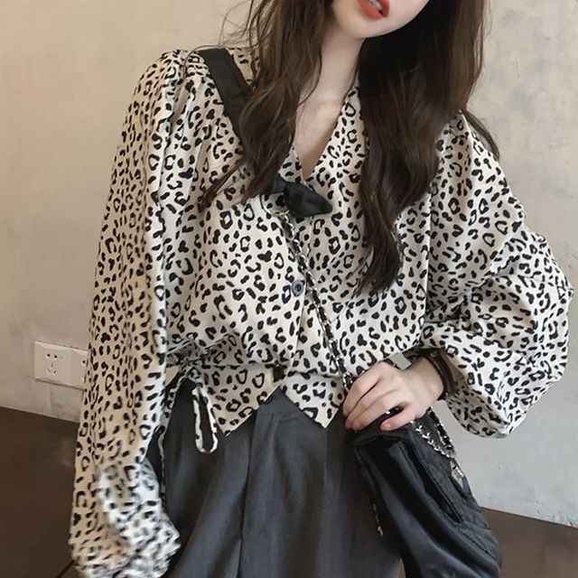 트렌디 루즈핏 셔링 스트링 크롭블라우스 레오파드