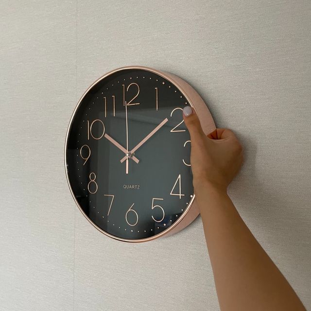 P1 블랙 원형 무소음 벽시계 29.5cm 로즈골드