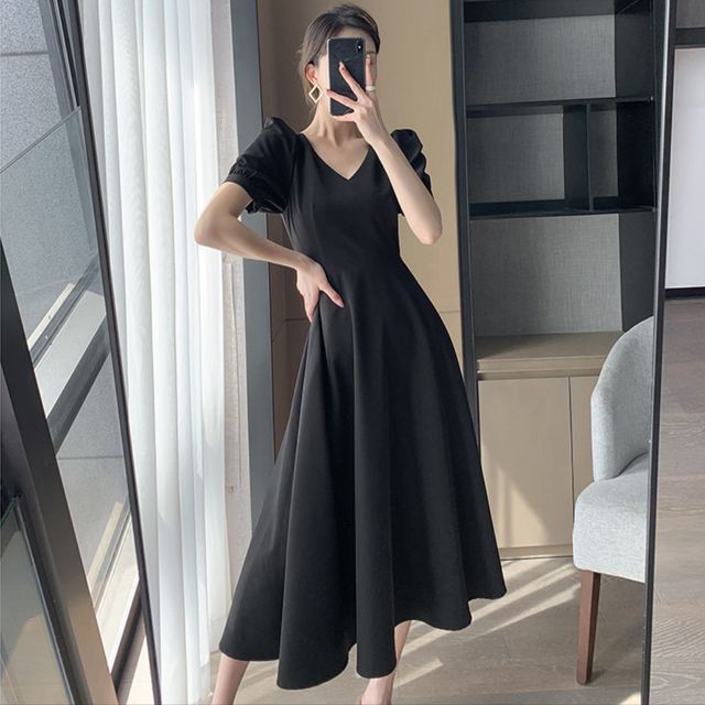 블랙 퍼프소매 브이넥 플레어 롱원피스 휴양지룩