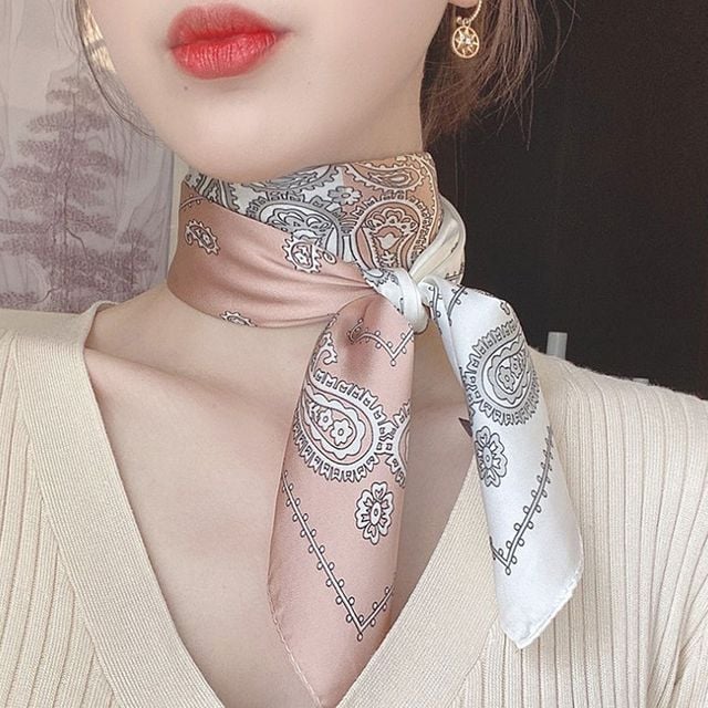 쁘띠 사각 스카프 페이즐리 베이지 핑크 배색 간절기