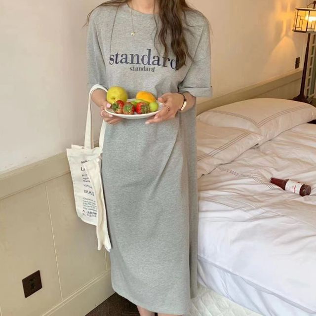 여성 데일리 레터링 반팔 롱 원피스