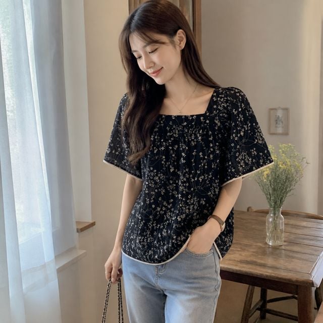 스퀘어넥 레이스 퍼프 반팔티 데일리 여름 휴가룩 여성 상의 티셔츠