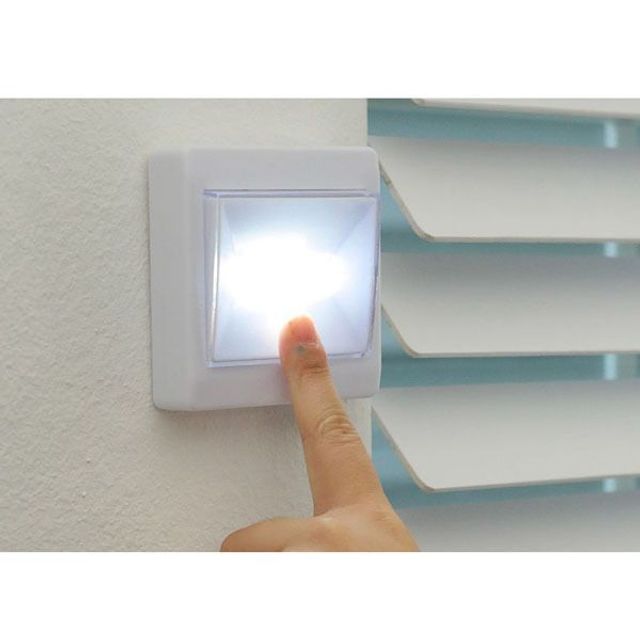 Coms LED 스위치 벽면등 사각 10 LED 3 x AAA 벽조명
