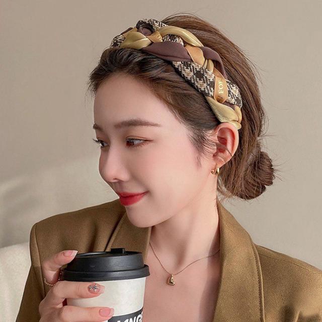 여자 스트릿 패션 꼬임 디자인 예쁜 헤어밴드 머리띠