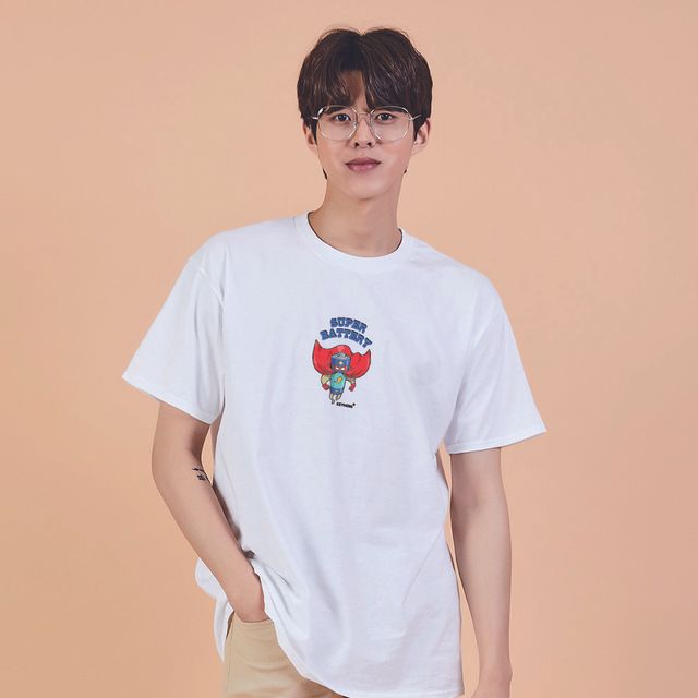키밍 슈퍼 배터리 귀여운 캐릭터 티셔츠 심플 디자인