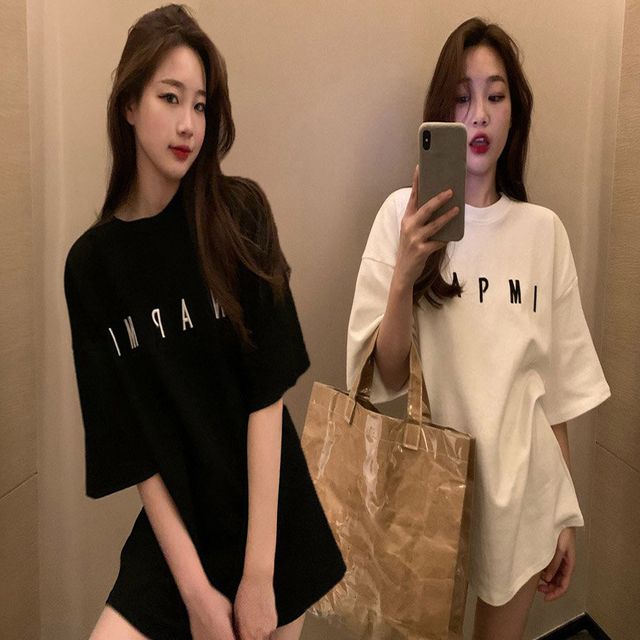 여자 영어 자수 오버핏 반팔 티셔츠 라운드넥 반팔티