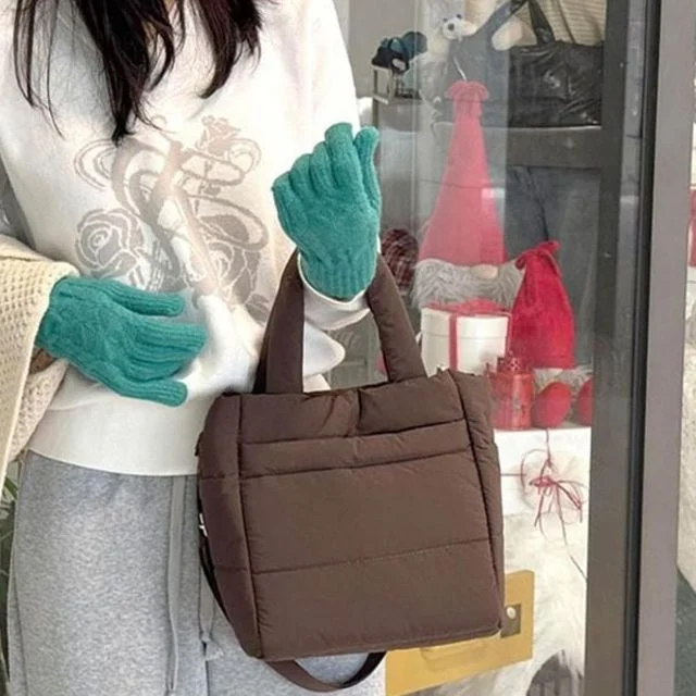 가벼운 푹신하고 부드러운 터치감 패딩 크로스 토트백 패딩백