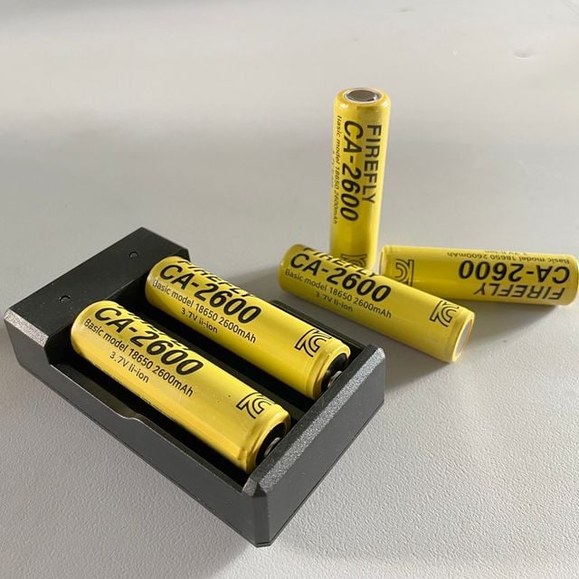 KC인증 보호회로 18650 배터리 2600mAh 충전기 충전지