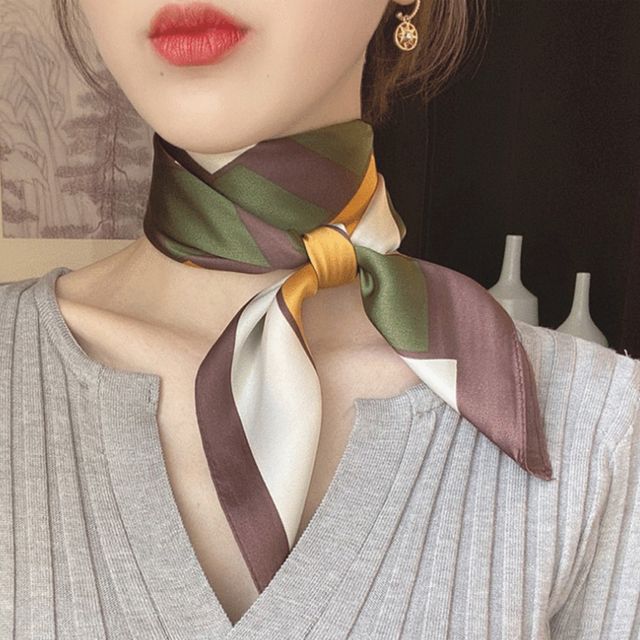 쁘띠 사각 목 스카프 70 가을 스퀘어 명품 브라운