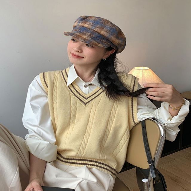배색 클래식한 꽈배기 라인 조끼 패턴 니트