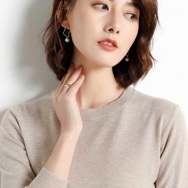 여자 간절기 가을 데일리 룩 무지 라운드 긴팔 티셔츠