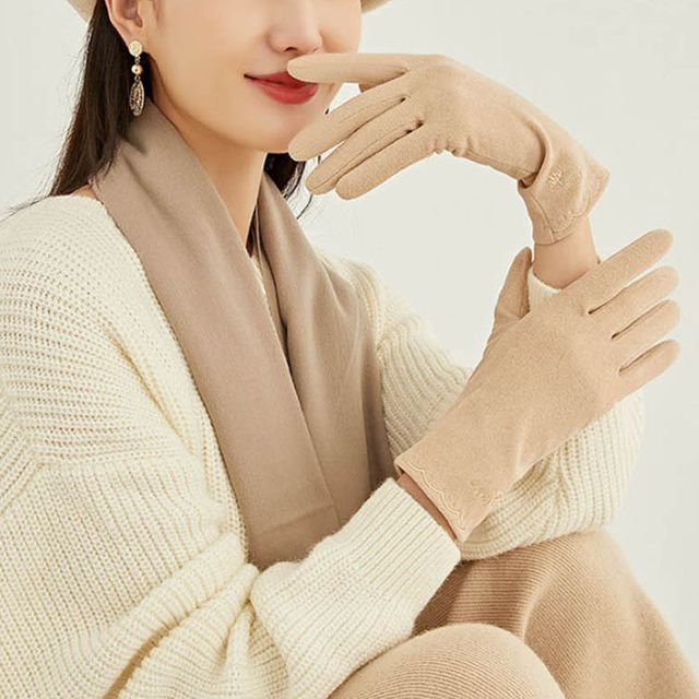자수 여자장갑 겨울 데이트룩 운전 드라이브 데일리