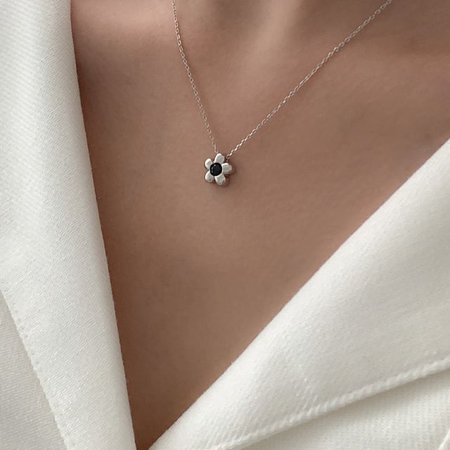 (925 Silver) Bloom Flower Necklace A 16