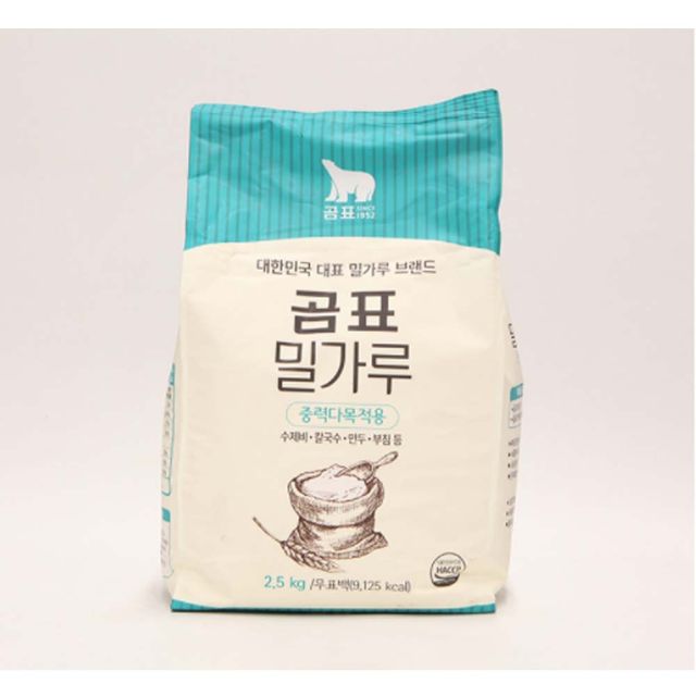 대한제분의 대표 상품 곰표 중력밀가루 2.5kg