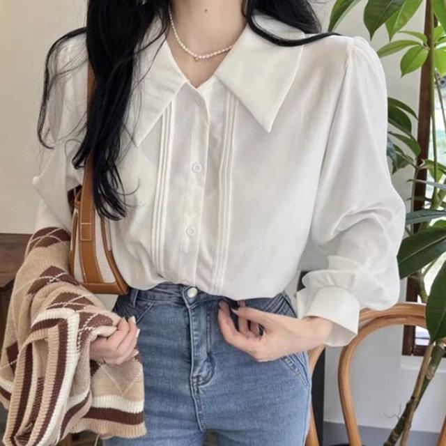 화이트 블라우스 빅카라 어깨 셔링 오피스룩 셔츠