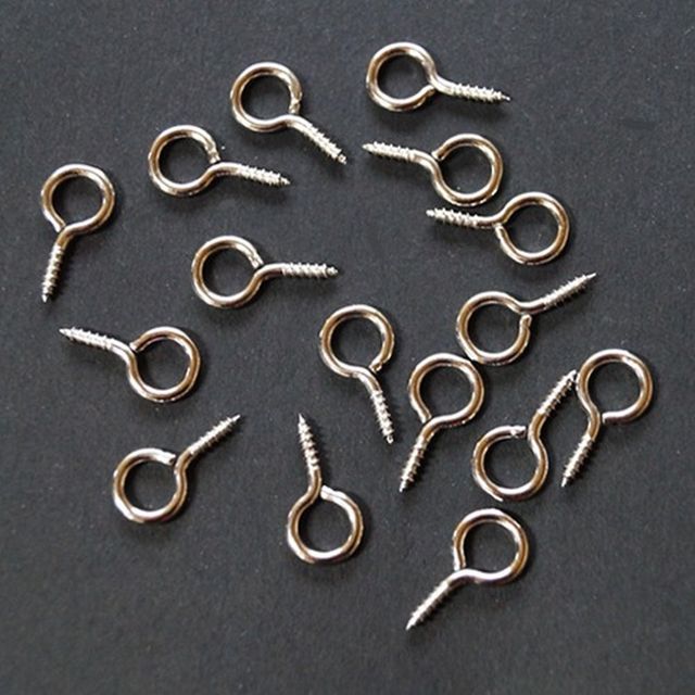 9자 나사못 (은색) 중 1.5cm (5 묶음)