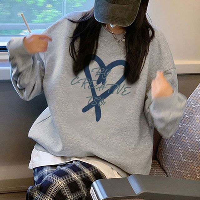 편안한 루즈핏 여성 긴팔 맨투맨 캠퍼스룩 패션 코디