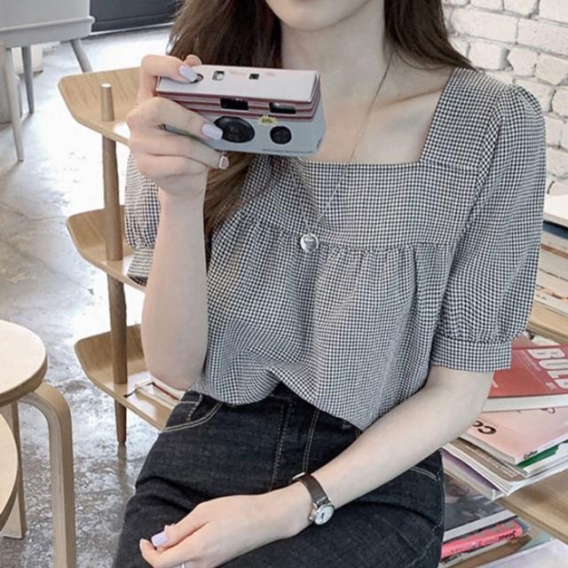 체크 여자 반팔 티셔츠 스퀘어넥 여름 셔링 반팔티 - 러블리한 핏