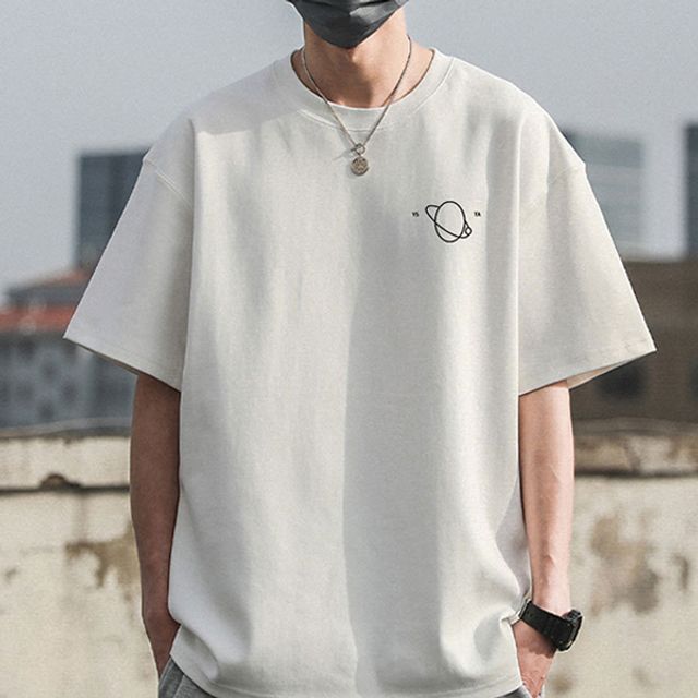 부드로운 소재 오버핏 우주 반팔티