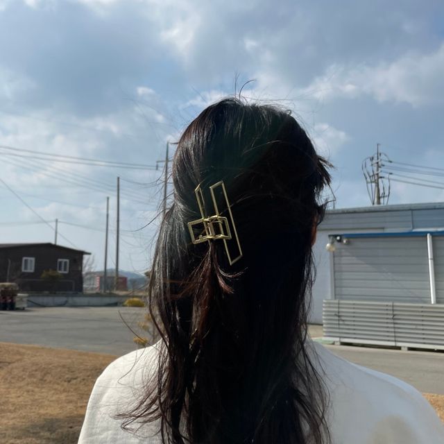 올림머리 무광 골드 사각 메탈집게핀