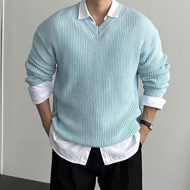 남자브이넥니트 남성하늘색니트 어깨넓어보이는니트