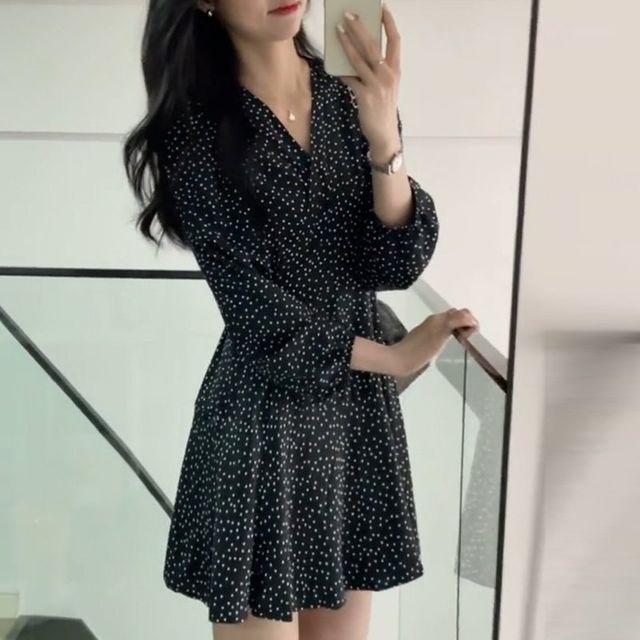 블랙 햅번스타일 긴팔 원피스 짧은 치마 v넥 검은