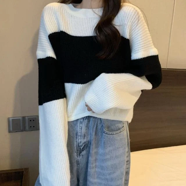 루즈핏 라운드 배식 니트티