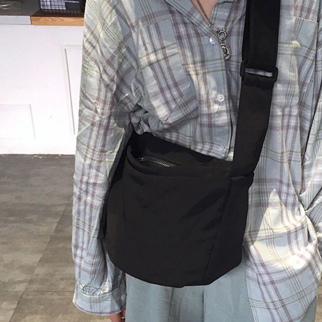 데일리 크로스 바디백 여행가방 힙색 경량 에코백