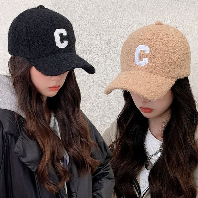 뽀글이 느낌 기본 영문 C 포인트 볼캡 모자