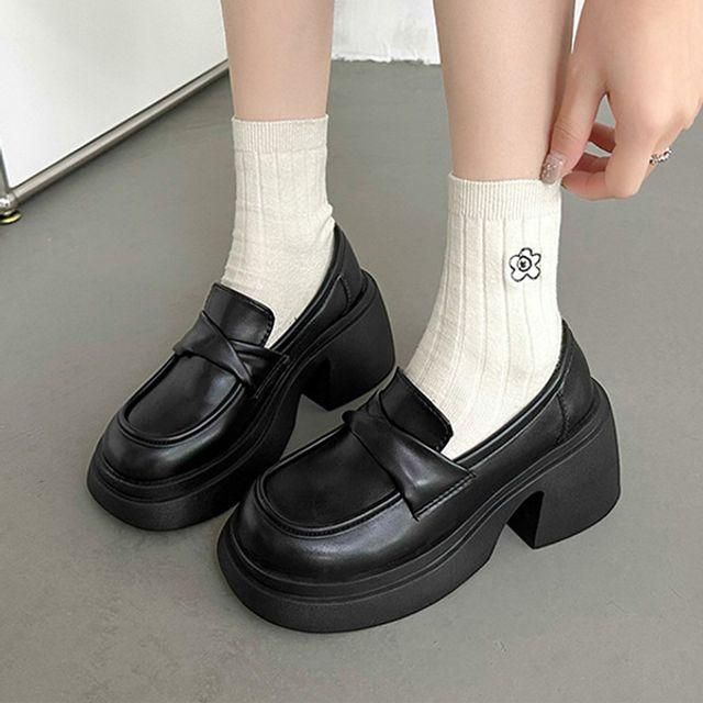 여성 클래식 키높이 통굽 페니 로퍼 블랙 캠퍼스룩 데