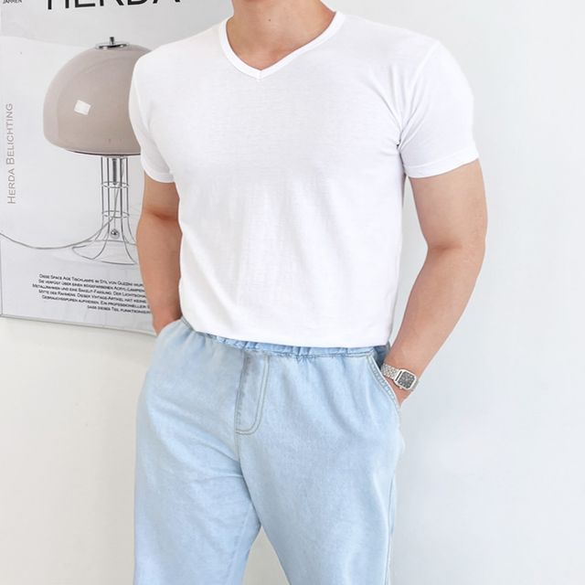 DGI1824 남성기본브이반팔면티셔츠