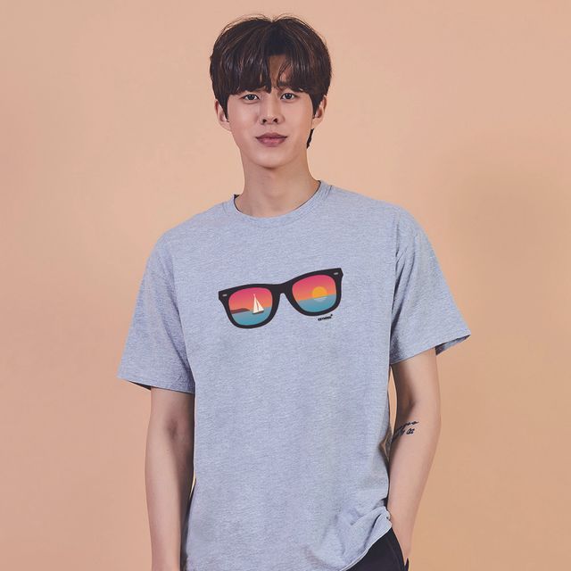 키밍 선글라스 범선 일몰 여행룩 편한반팔티 휴가코디