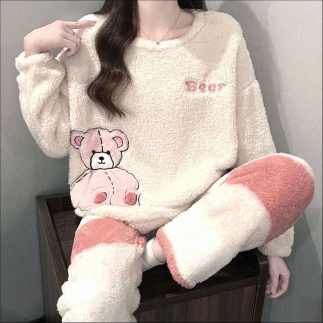 겨울 극세사 수면잠옷 스마일 홈웨어 포근한 여자