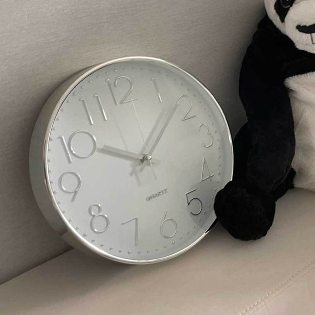 화이트 원형 무소음 벽시계 실버 29.5cm 벽걸이 개업선물