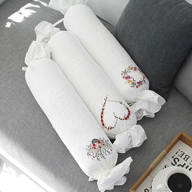 하얀색 캔디쿠션 플라워 자수 레이스 인테리어 쿠션